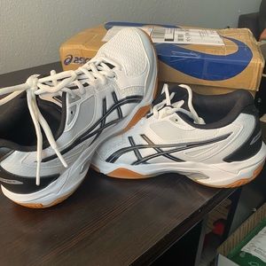 ASIC women’s Gel-rocket 10 volleyball shoes size 7.5